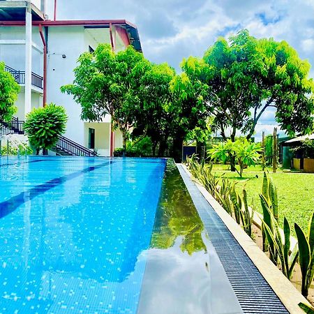 Organic Garden Resort 锡吉里亚 外观 照片