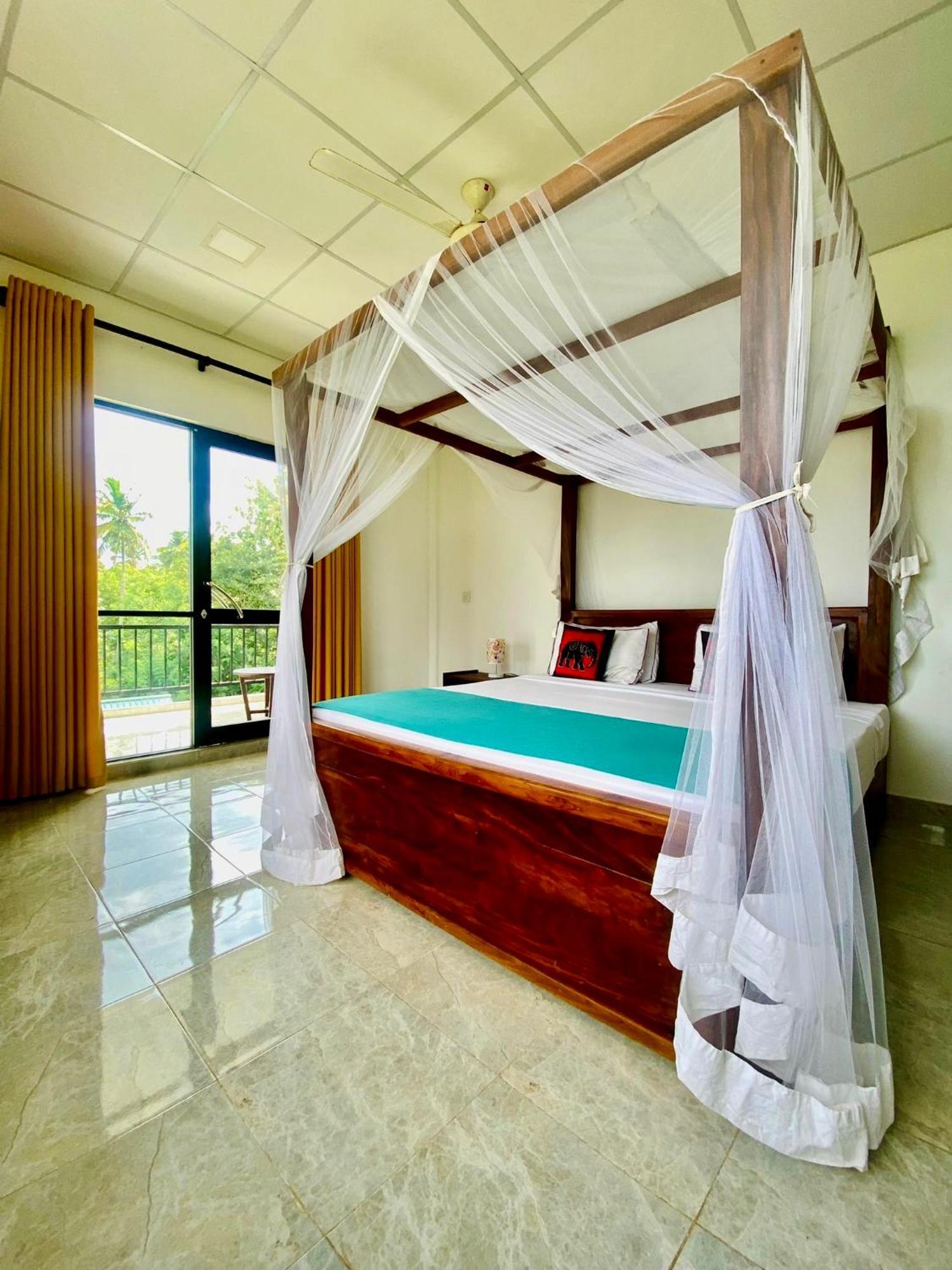 Organic Garden Resort 锡吉里亚 外观 照片
